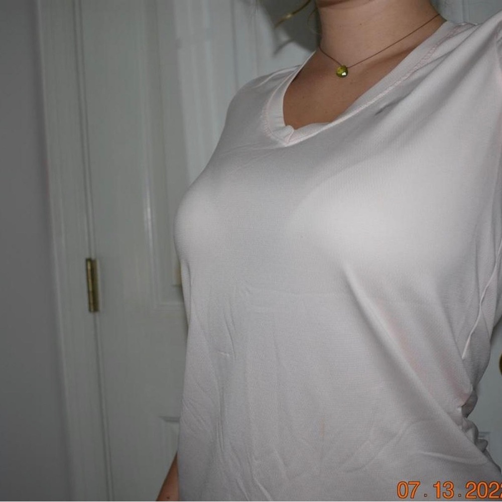 UNDER ARMOUR athletic tee